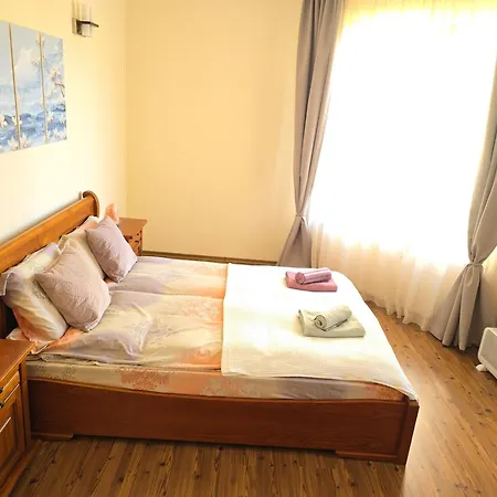 Boutique - Flora Boutique * بانسكو