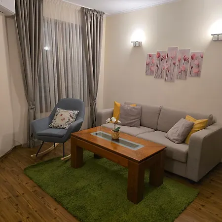 Apartment Boutique - Flora Boutique